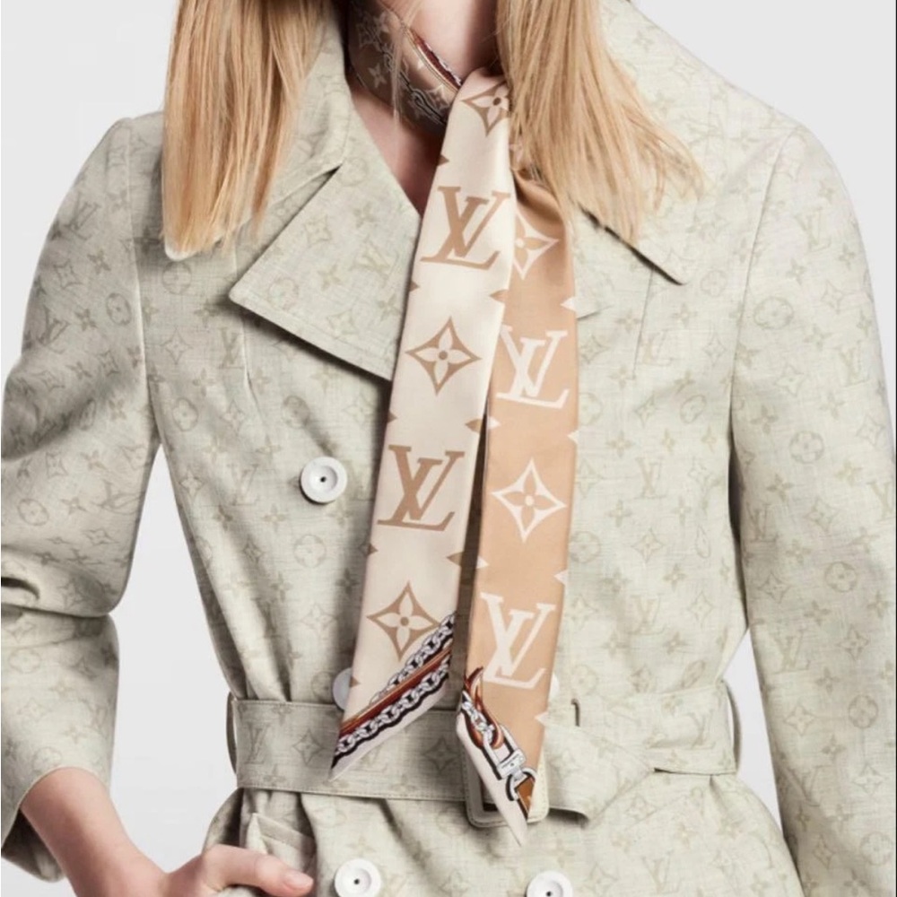 Louis Vuitton Beige and Brown Monogram Wrap - Picture 3 of 5